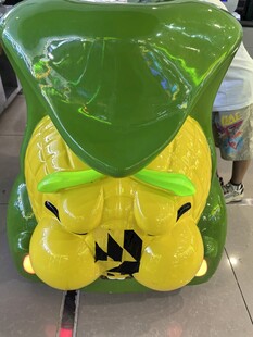 绿色卡通造型儿童摇摇车