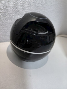 黑色半球形音箱