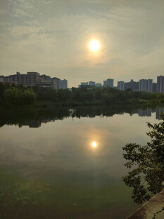 湖畔落日美景