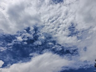 蓝天白云美景