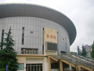 大型圆形建筑外观风采