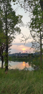 湖畔黄昏落日美景