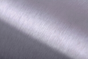 银灰色金属拉丝纹理表面