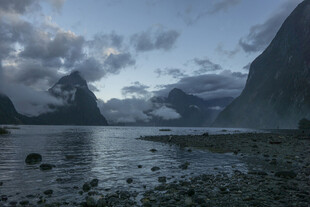 峡湾山水暮色美景