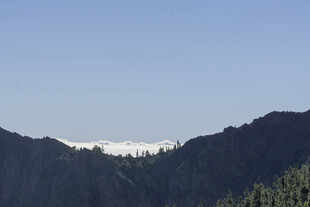 山间景色