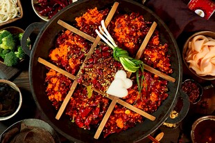 麻辣鲜香的特色火锅盛宴