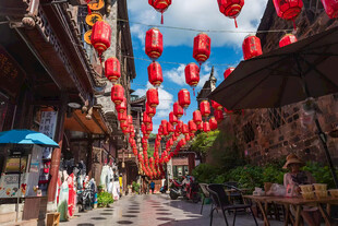 古街红灯笼