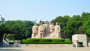 淮海战役总前委群雕