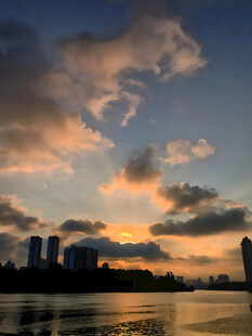 城市晚霞