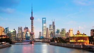 上海外滩璀璨城市天际线