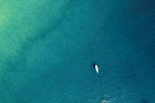 海上孤舟