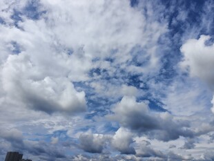 蓝天白云美景