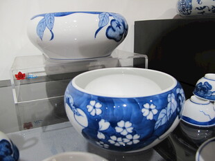 蓝白花卉纹陶瓷茶盂