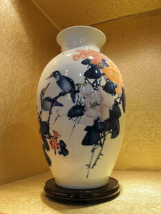 中式花鸟精美陶瓷花瓶