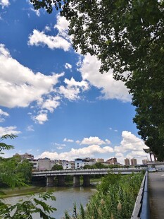 河畔风景
