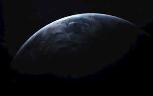 夜空中的半圆月亮