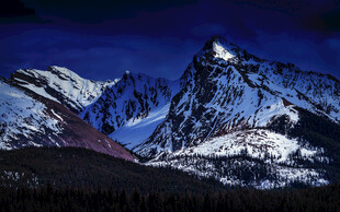 壮丽雪山美景