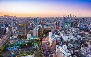 城市天际线全景俯瞰图