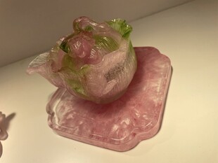 粉绿相间水晶琉璃摆件