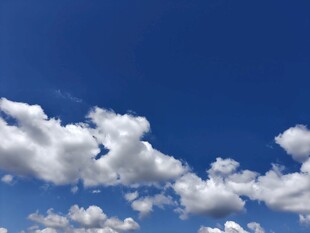 蓝天白云美景