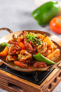 干锅鸡爪肥肠
