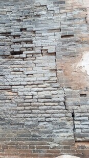 老旧斑驳的木质纹理