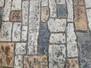 多彩石砖地面纹理特写