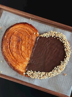 双色巧克力坚果面包