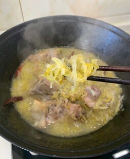 猪肉酸菜汤
