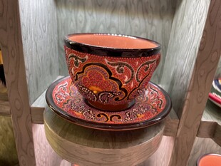 传统花纹陶瓷碗碟组合