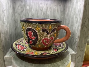 手绘花纹陶瓷杯碟套装