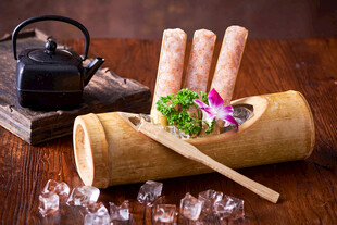 竹筒美食鱼籽虾滑