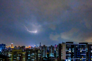 城市闪电