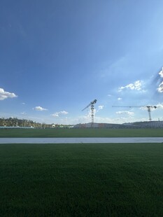 草原上的风力发电机组