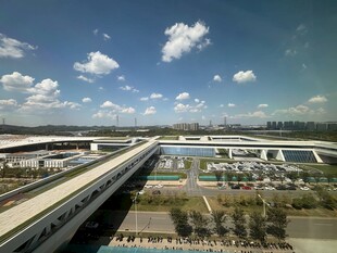 城市高铁站全景俯瞰