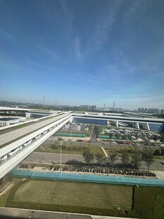 俯瞰城市轨道交通设施