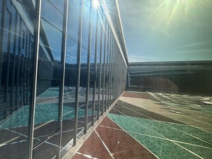 现代玻璃建筑外观景观