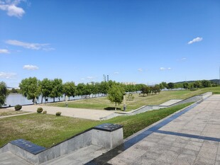 河畔步道风光