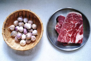 大蒜与牛肉