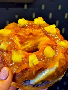 菠萝甜甜圈