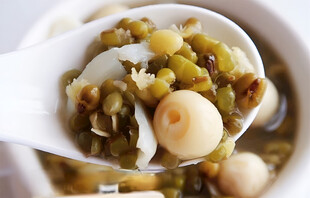 绿豆莲子百合羹