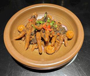 梅干菜烧鸡爪