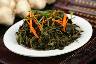 陕西特色美食凉拌灰灰菜