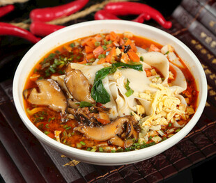 香菇宽扯汤面  陕西面