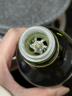 手持瓶盖