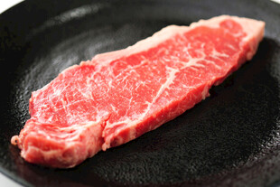 新鲜生牛排