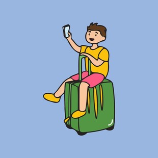 男孩坐行李箱上开心自拍