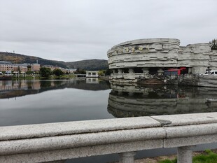 湖畔建筑景观