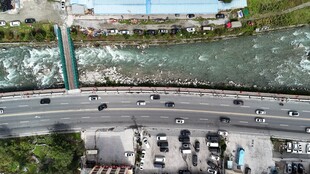 城市桥梁交通及周边景观