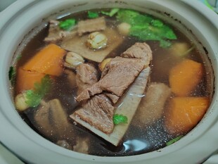 排骨莲子汤 